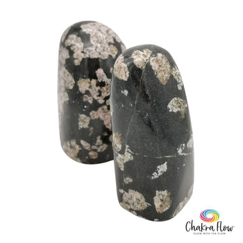 Thutlite in Black Jade